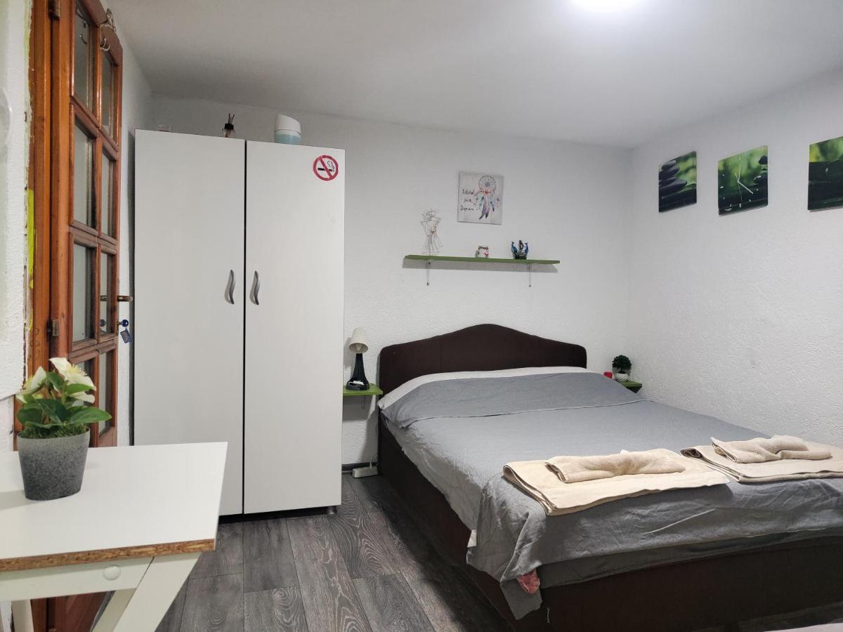 Vini Studio With Private Parking Скоп'є Екстер'єр фото